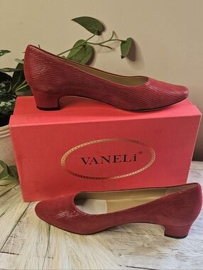 Vaneli Women's Astyr Dress Pump in red miniliz size 8 nib A low-heeled dress sh